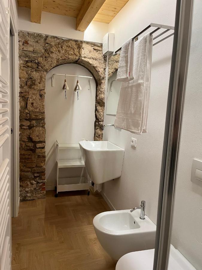 La Piccola Casa Al Lago - Intera Casa Con 3 Camere E 2 Box Salò Dış mekan fotoğraf