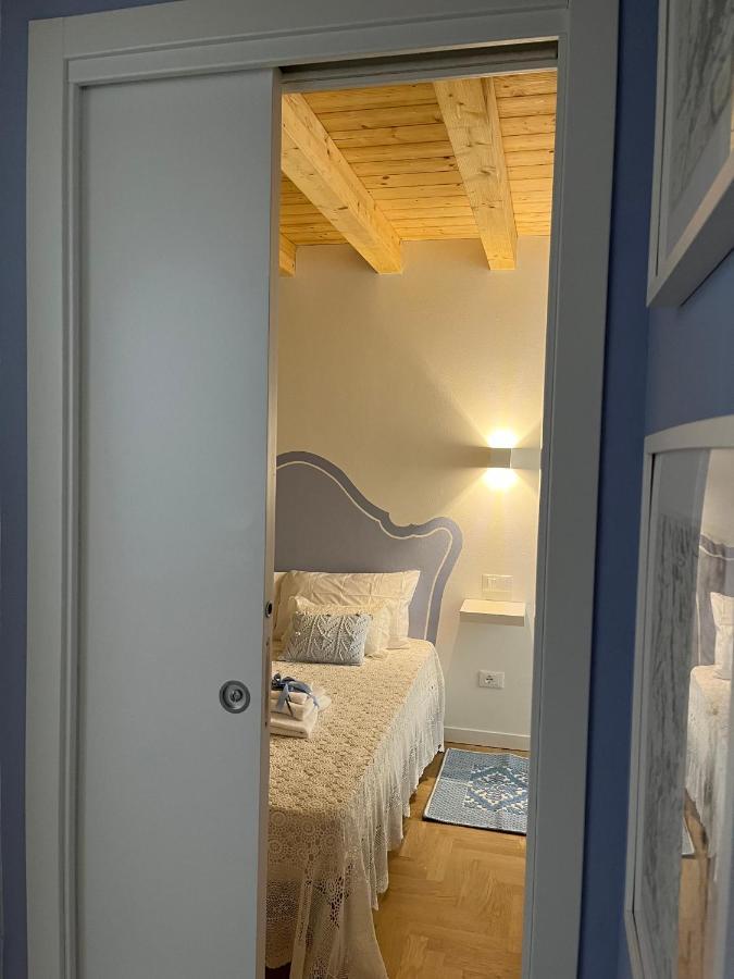 La Piccola Casa Al Lago - Intera Casa Con 3 Camere E 2 Box Salò Dış mekan fotoğraf