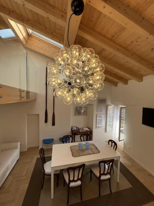 La Piccola Casa Al Lago - Intera Casa Con 3 Camere E 2 Box Salò Dış mekan fotoğraf