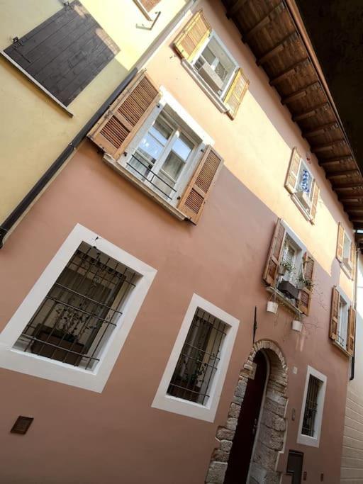 La Piccola Casa Al Lago - Intera Casa Con 3 Camere E 2 Box Salò Dış mekan fotoğraf