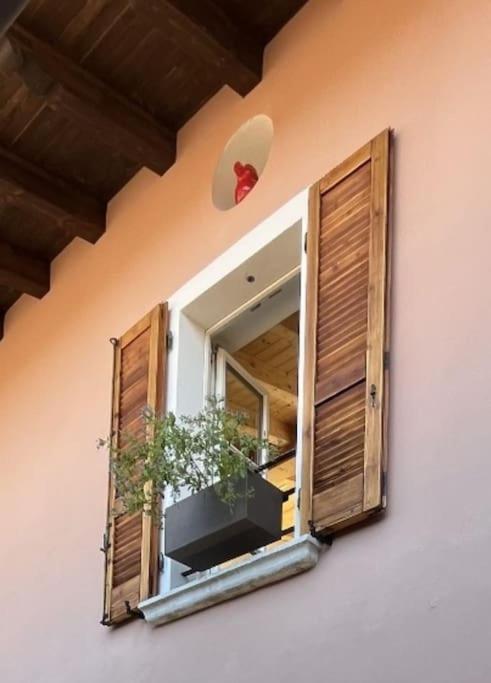 La Piccola Casa Al Lago - Intera Casa Con 3 Camere E 2 Box Salò Dış mekan fotoğraf