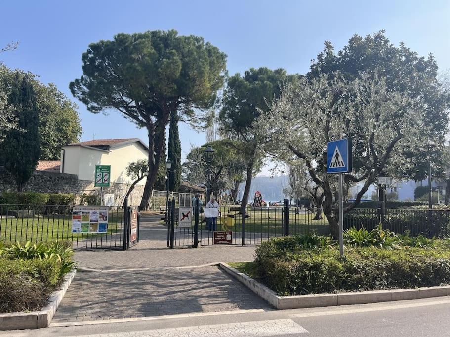 La Piccola Casa Al Lago - Intera Casa Con 3 Camere E 2 Box Salò Dış mekan fotoğraf