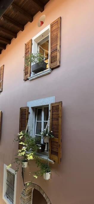 La Piccola Casa Al Lago - Intera Casa Con 3 Camere E 2 Box Salò Dış mekan fotoğraf